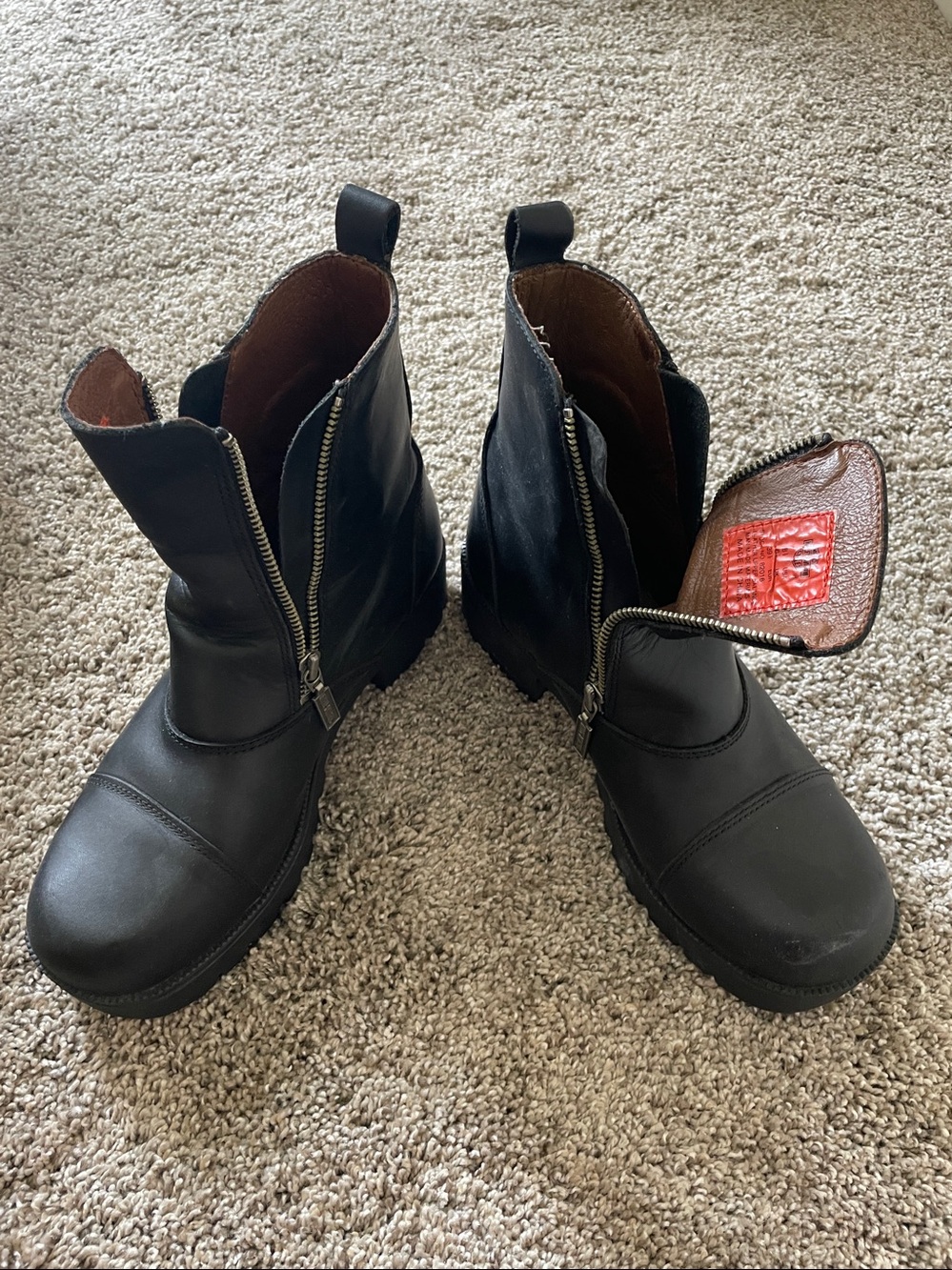 Harley-Davidson Black Leather Side-Zip Riding Boots with Brown Lining - Picture 2 of 6